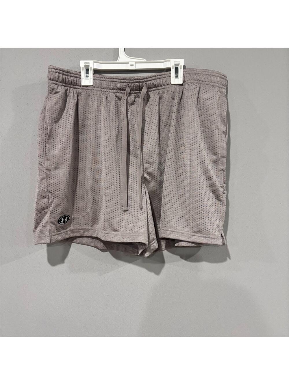 Under Armour Men's Athletic Gray Shorts XXL